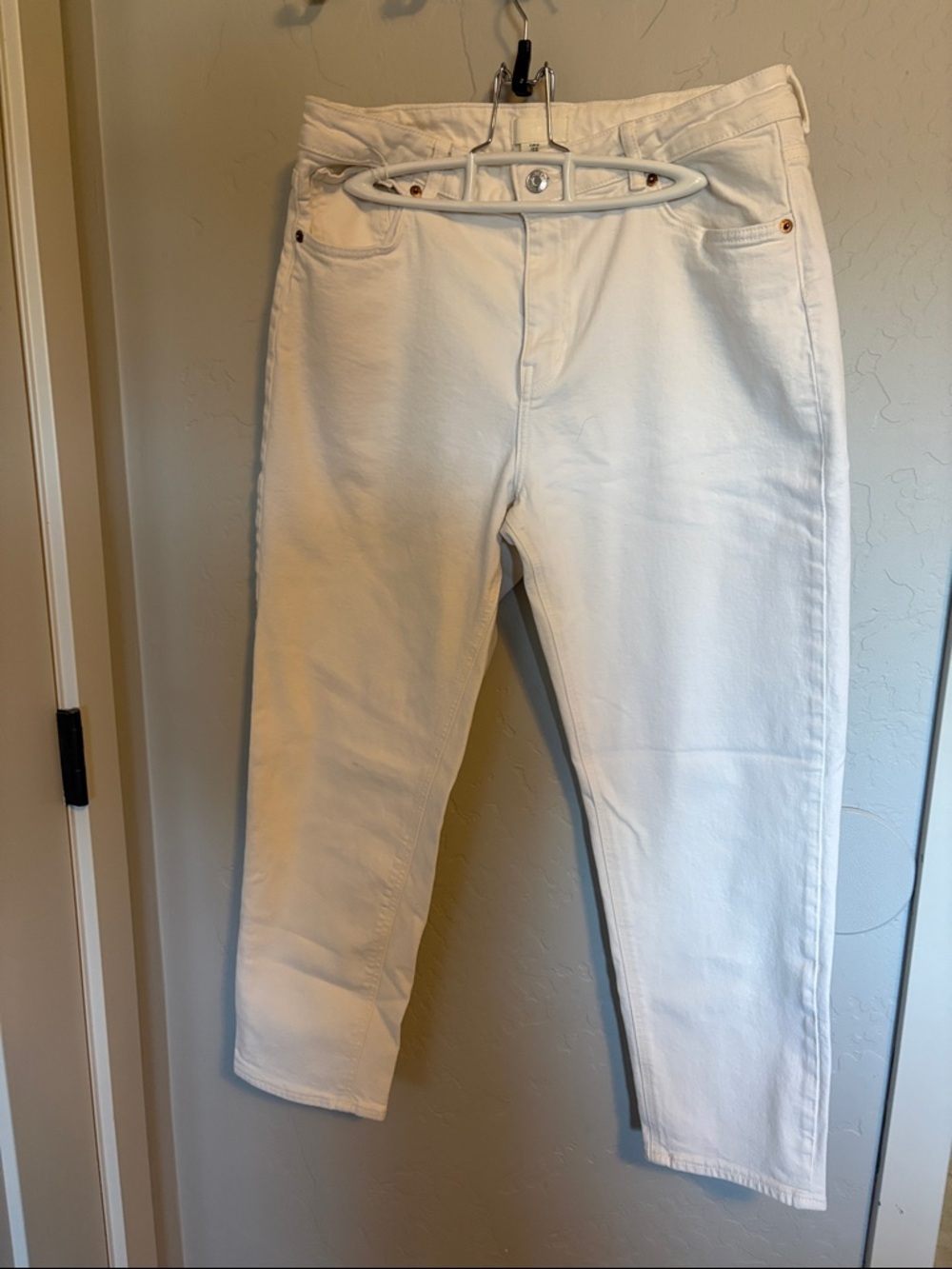 H&M White Cropped Ankle Jeans